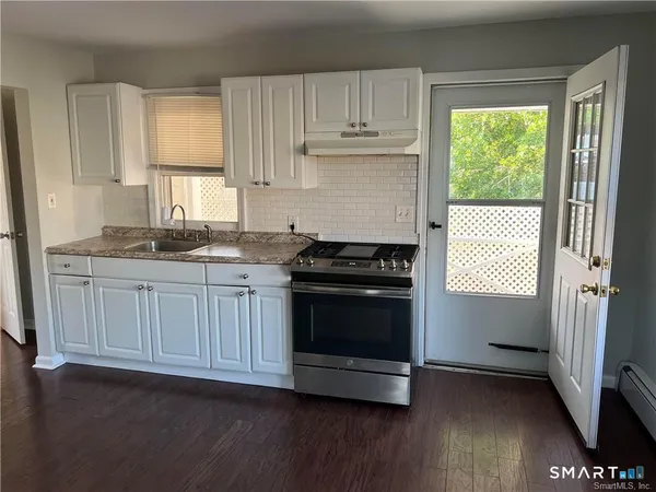 $2,400 | 104 Palmer Avenue, Unit 2, Stamford, CT 06902