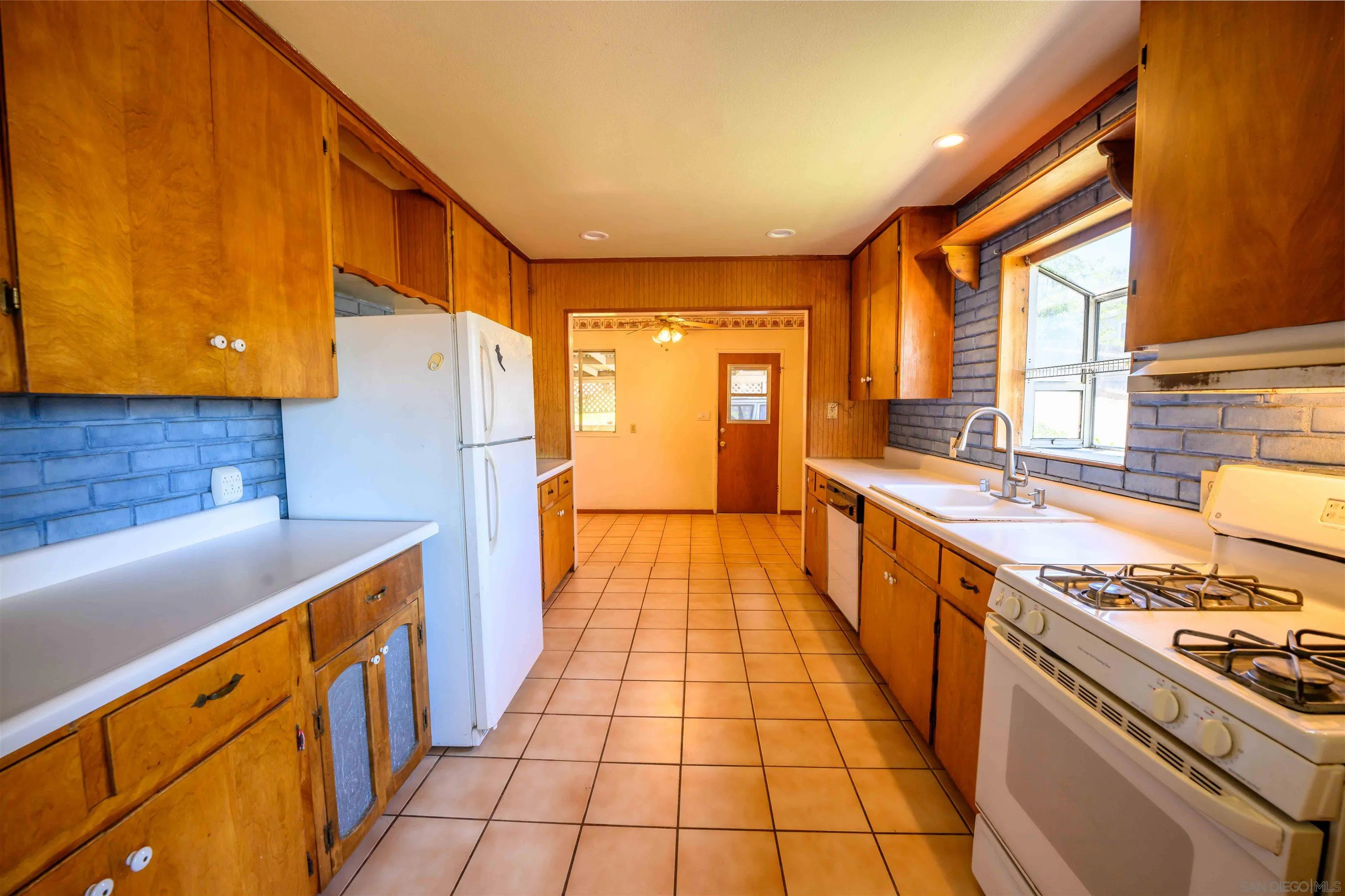 12315 Rockcrest Road Lakeside, CA 92040 - Photo 2 of 28 Gallery Image 2