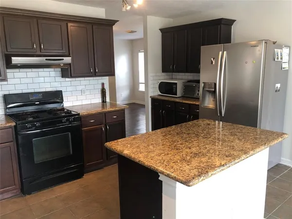 $2,200 | 5718 Silas Creek Court, Sugar Land, TX 77479