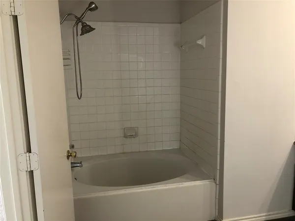 $2,200 | 5718 Silas Creek Court, Sugar Land, TX 77479