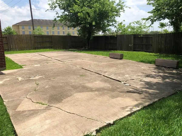$2,200 | 5718 Silas Creek Court, Sugar Land, TX 77479