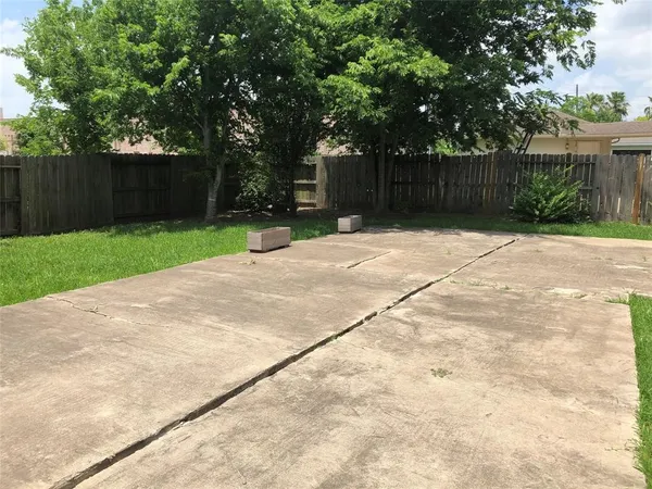 $2,200 | 5718 Silas Creek Court, Sugar Land, TX 77479