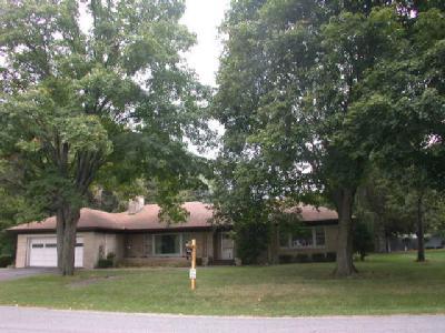 112 Morris Three Rivers, MI 49093 - Photo 1 of 8 Primary Photo