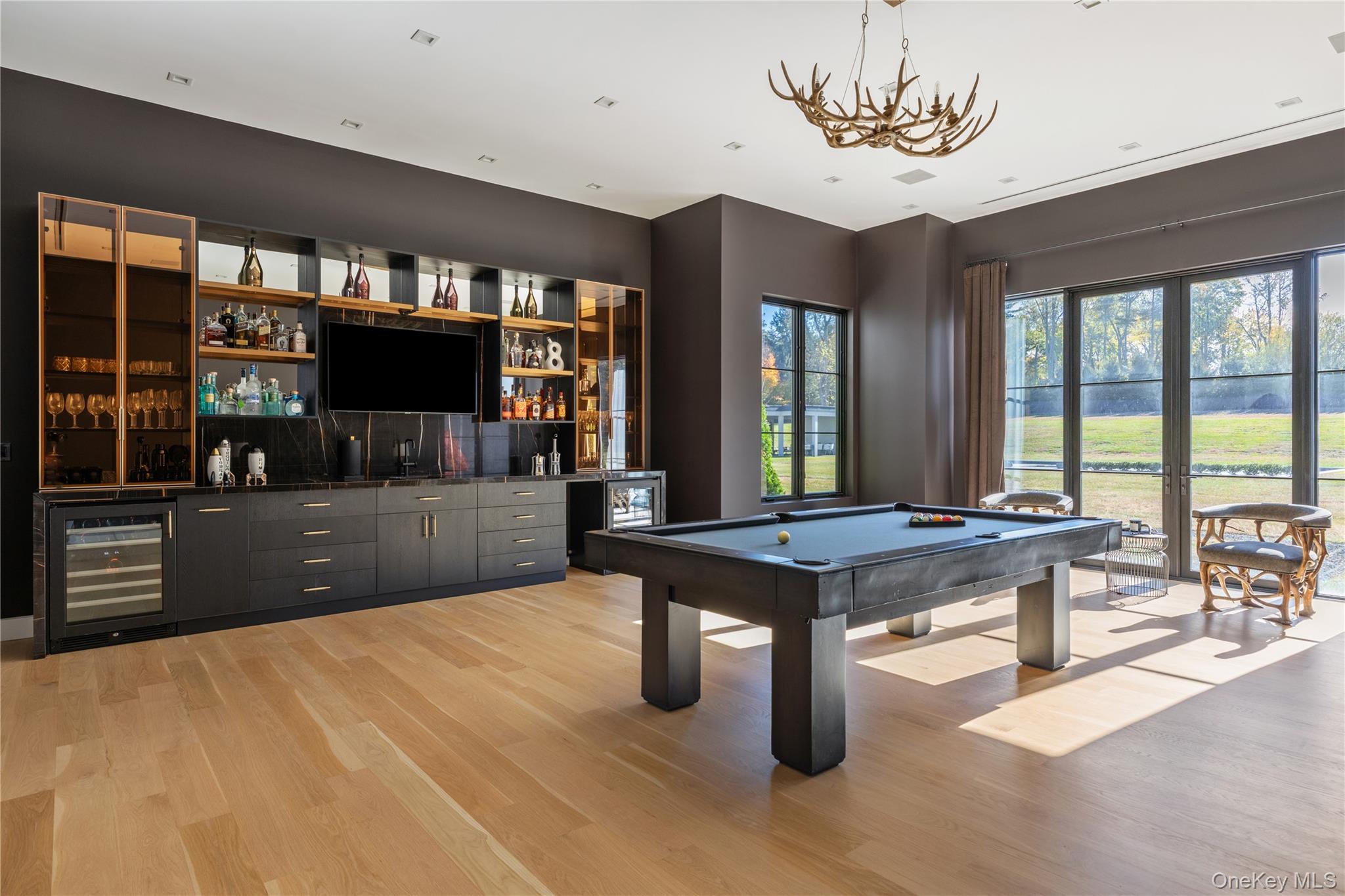 199 Lattingtown Road Locust Valley, NY 11560 - Photo 9 of 41