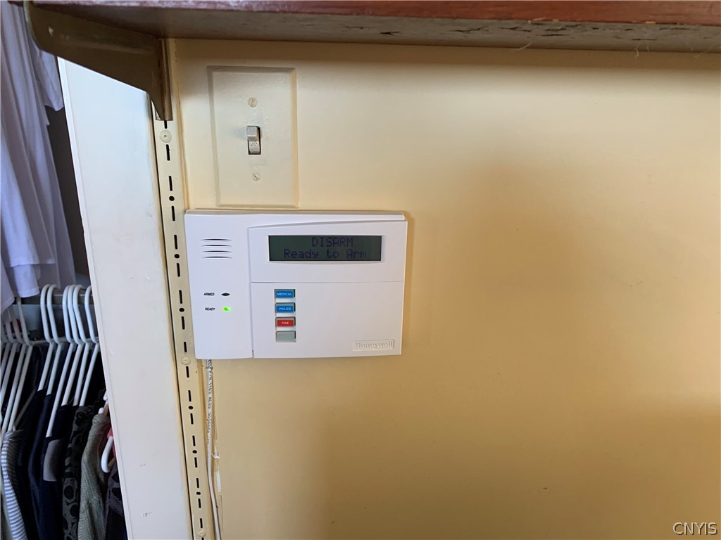 206 Deforest Road Syracuse, NY 13214 - Photo 6 of 49