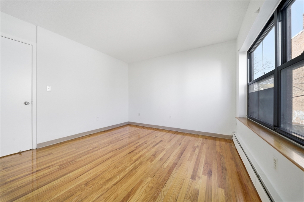 60 R Gibson Street, Unit B1 Boston, MA 02122 - Photo 14 of 28
