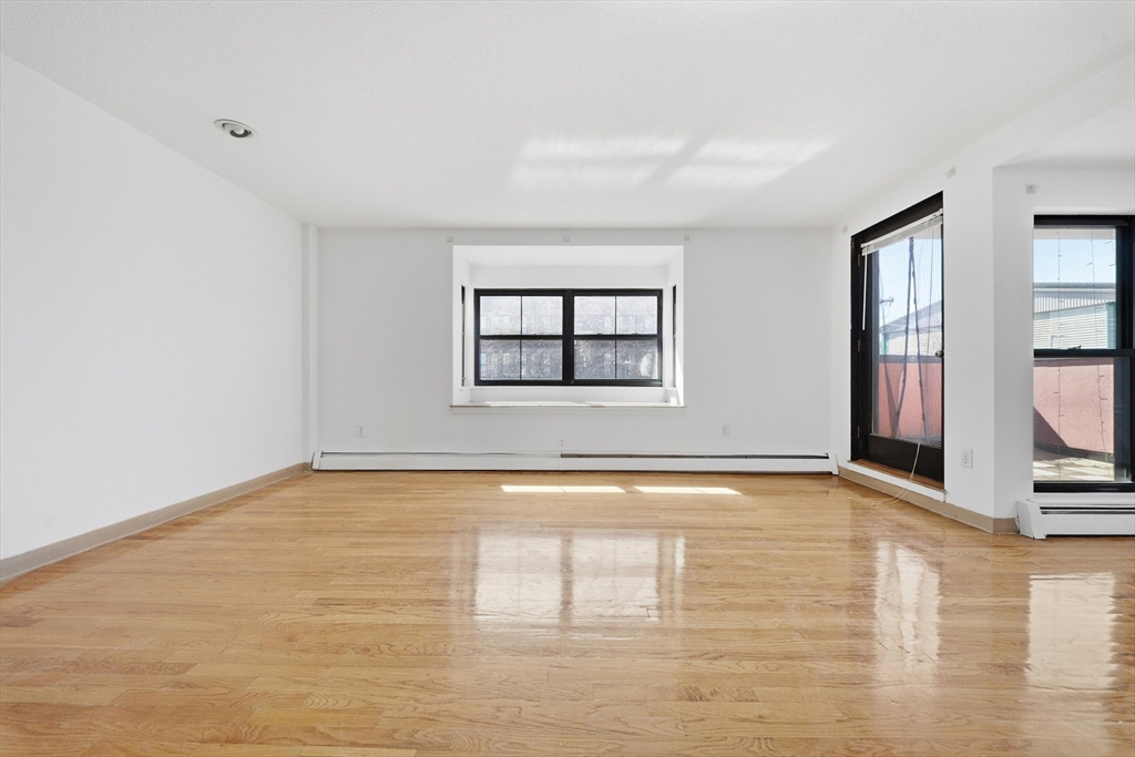 60 R Gibson Street, Unit B1 Boston, MA 02122 - Photo 20 of 28