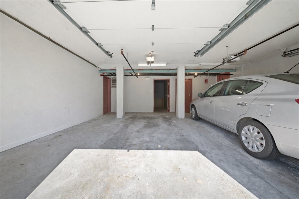 60 R Gibson Street, Unit B1 Boston, MA 02122 - Photo 27 of 28