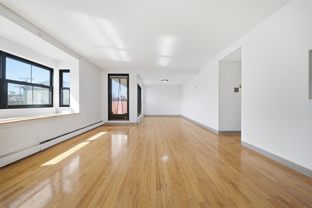 60 R Gibson Street, Unit B1 Boston, MA 02122 - Photo 4 of 28