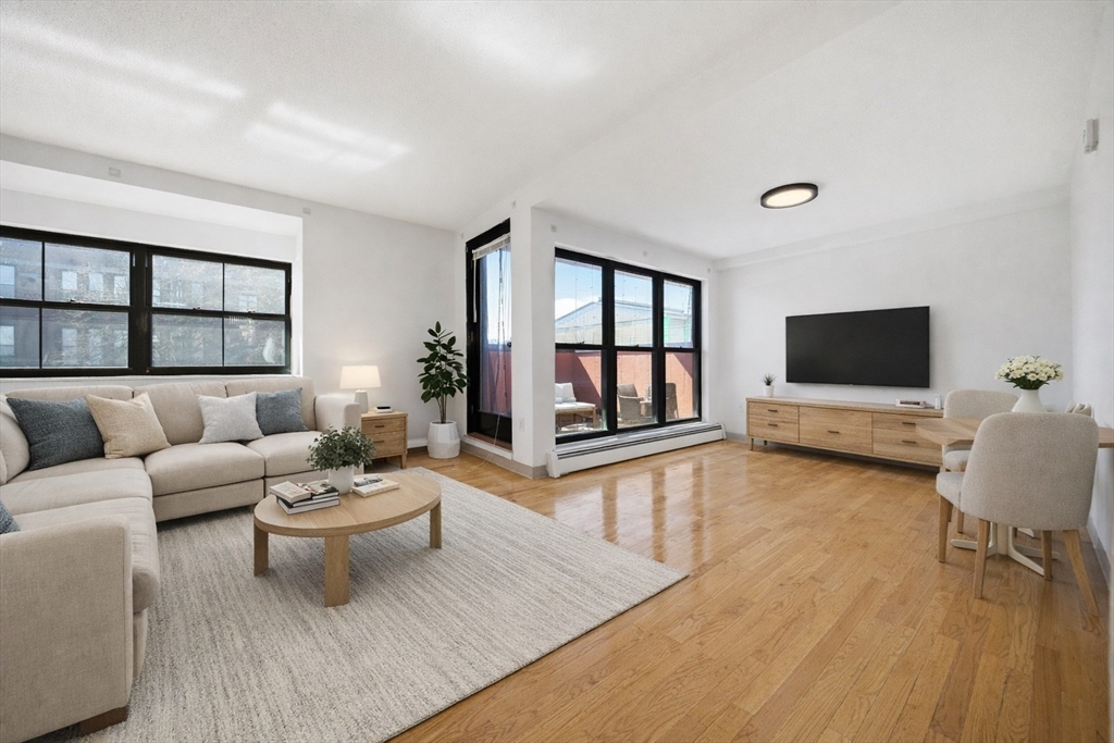 60 R Gibson Street, Unit B1 Boston, MA 02122 - Photo 5 of 28