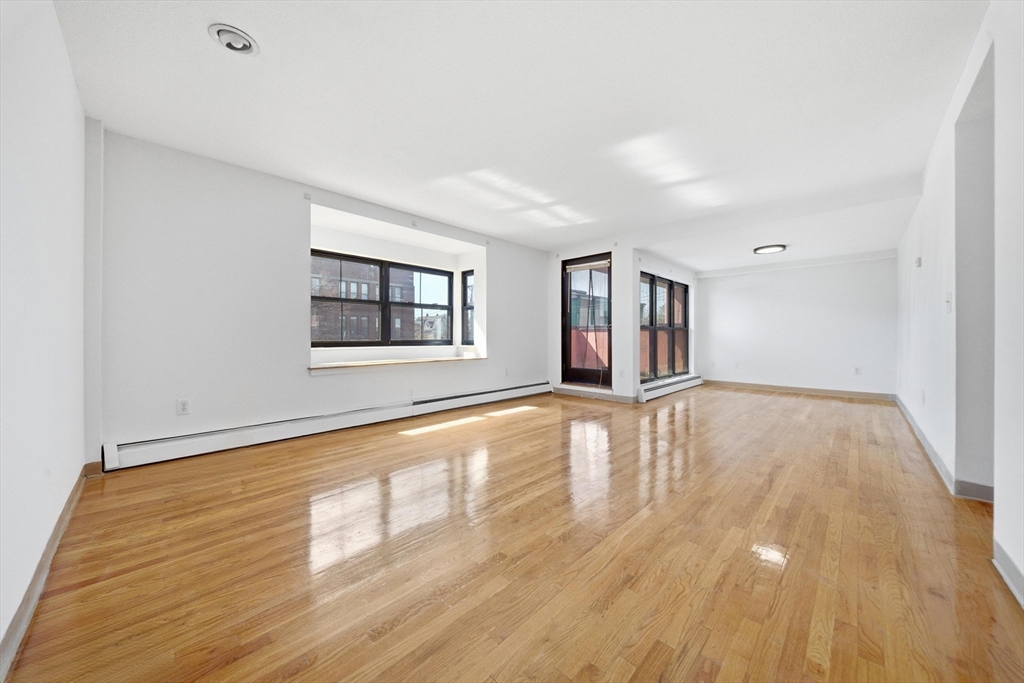 60 R Gibson Street, Unit B1 Boston, MA 02122 - Photo 6 of 28