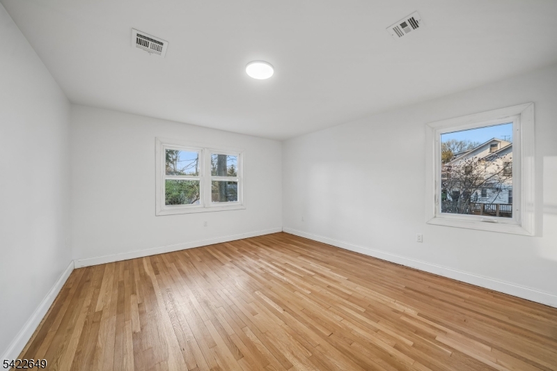 5 Essex Road Maplewood, NJ 07040 - Photo 21 of 39