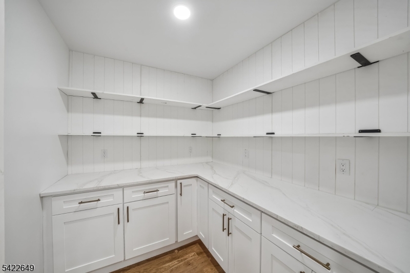 5 Essex Road Maplewood, NJ 07040 - Photo 23 of 39