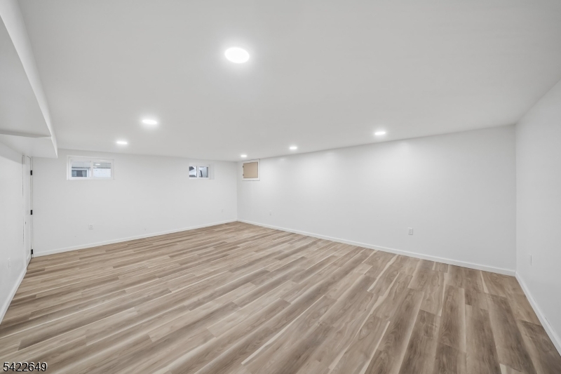 5 Essex Road Maplewood, NJ 07040 - Photo 26 of 39