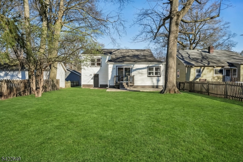 5 Essex Road Maplewood, NJ 07040 - Photo 31 of 39