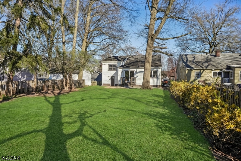 5 Essex Road Maplewood, NJ 07040 - Photo 32 of 39