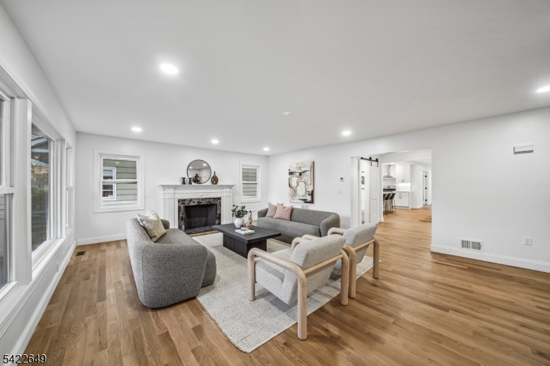 5 Essex Road Maplewood, NJ 07040 - Photo 4 of 39