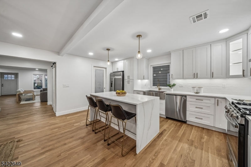 5 Essex Road Maplewood, NJ 07040 - Photo 8 of 39