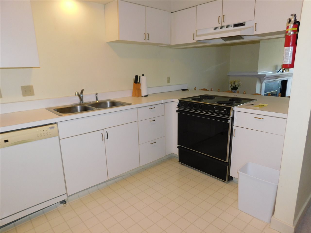 98 Noon Peak Road, Unit E4 Waterville Valley, NH 03215 - Photo 5 of 29 Gallery Image 5