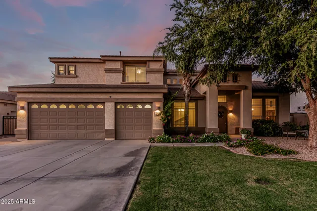 $825,000 | 246 East Frances Lane, Gilbert, AZ 85295