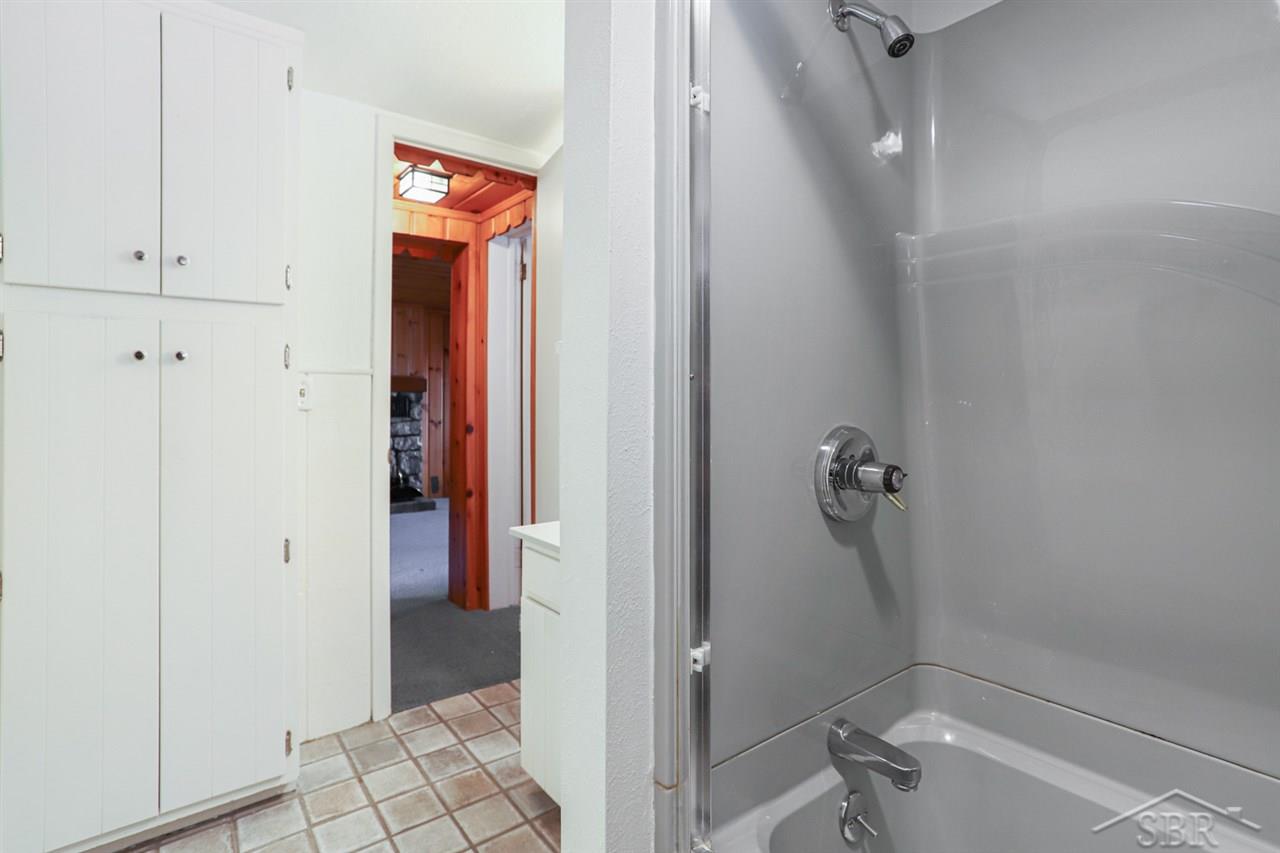 989 South Linwood Beach Road Linwood, MI 48634 - Photo 24 of 46 50026655-23.JPG