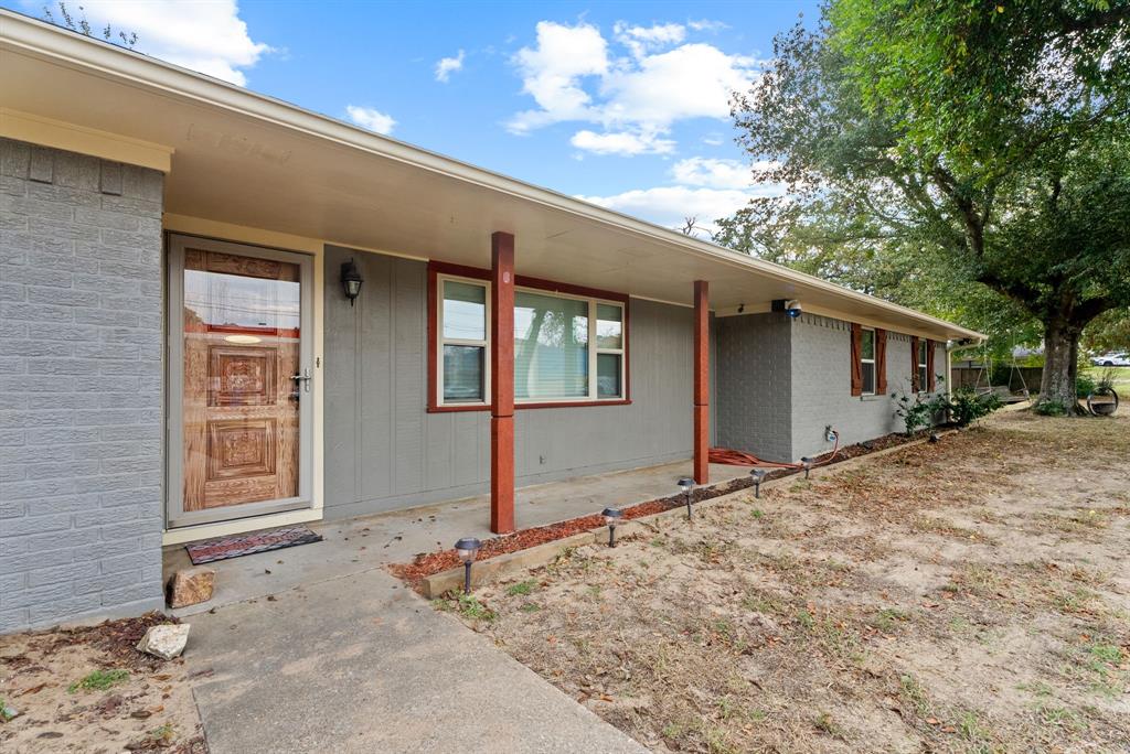 3217 Libbie Street Tyler, TX 75707 - Photo 2 of 35 a backyard of a house