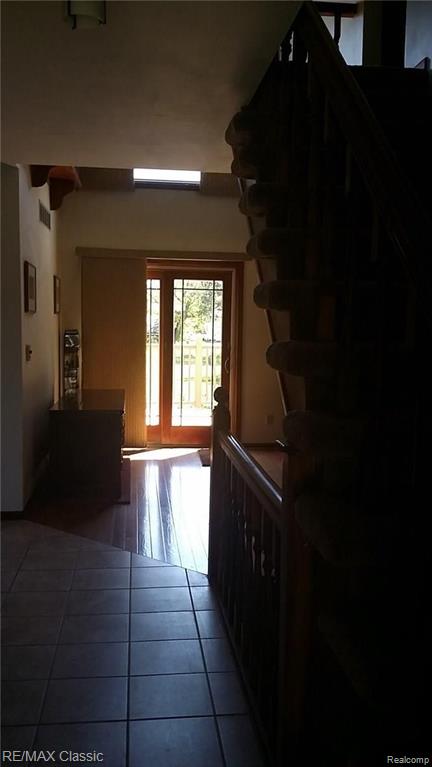565 Grace Avenue Rochester Hills, MI 48307 - Photo 2 of 55
