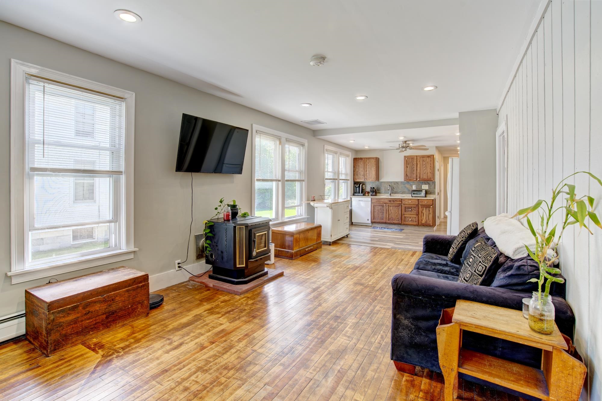 9 Deer Street Rutland, VT 05701 - Photo 4 of 40