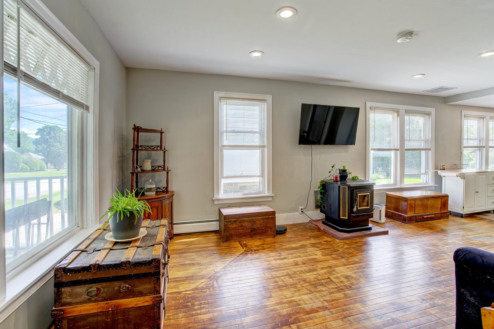 9 Deer Street Rutland, VT 05701 - Photo 6 of 40