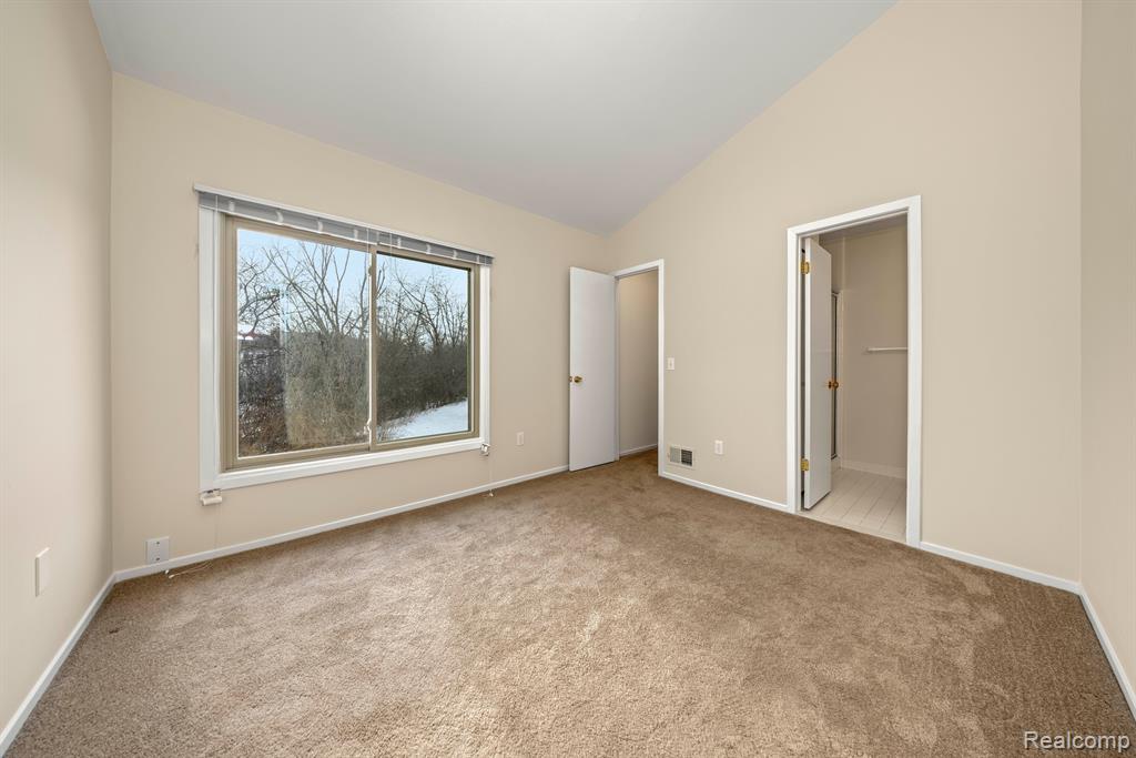 39449 Country Lane Novi, MI 48375 - Photo 14 of 29