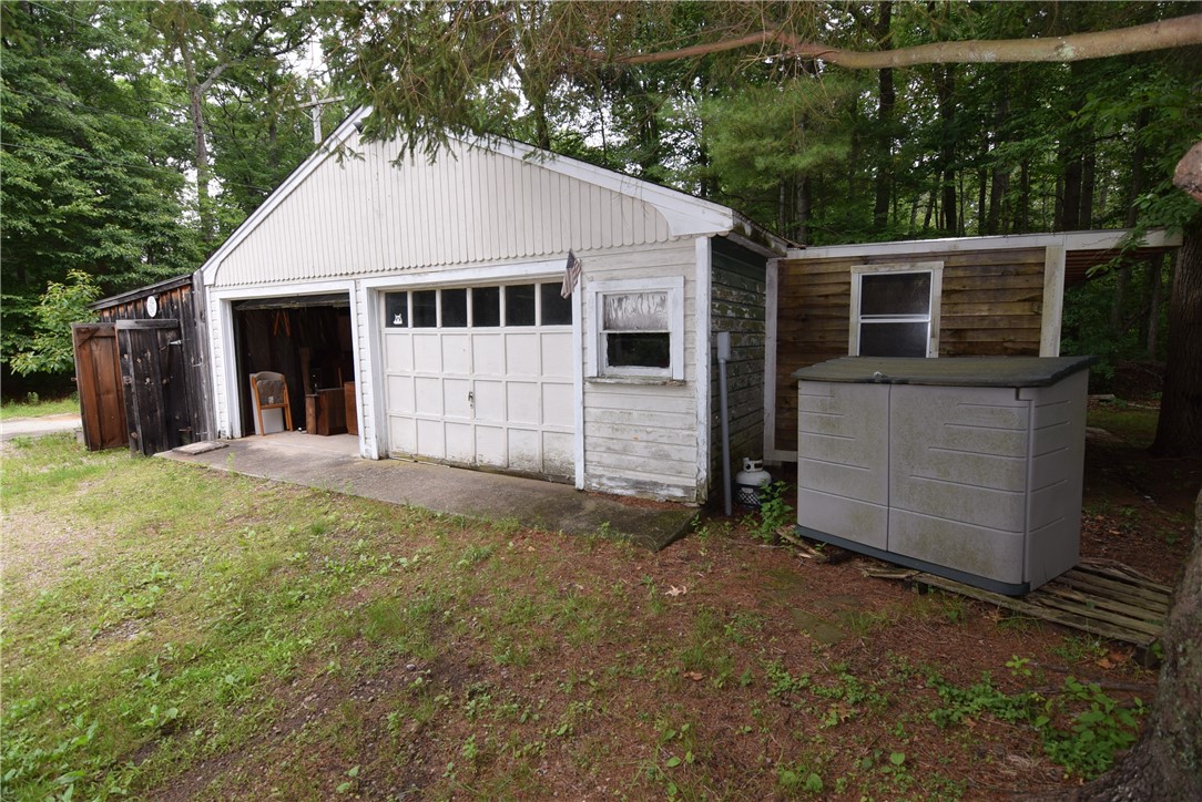 70 Maxson Hill Road Hopkinton, RI 02804 - Photo 3 of 36