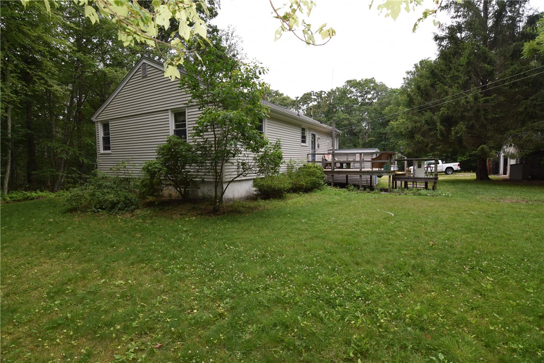 70 Maxson Hill Road Hopkinton, RI 02804 - Photo 4 of 36