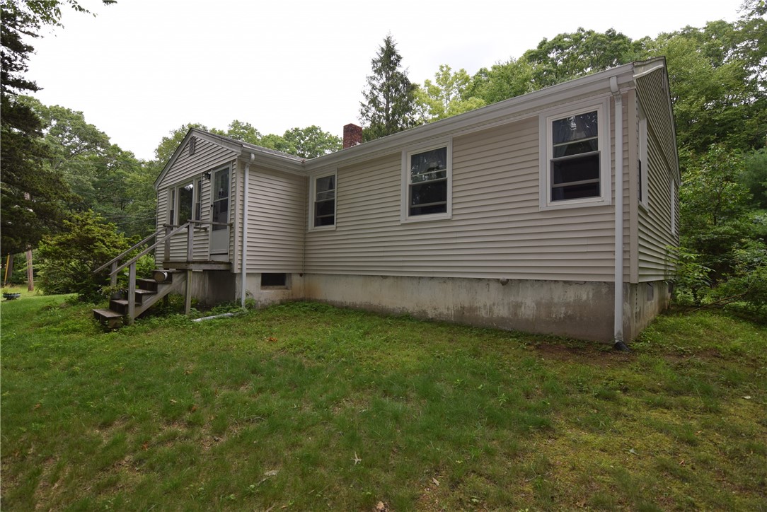 70 Maxson Hill Road Hopkinton, RI 02804 - Photo 5 of 36