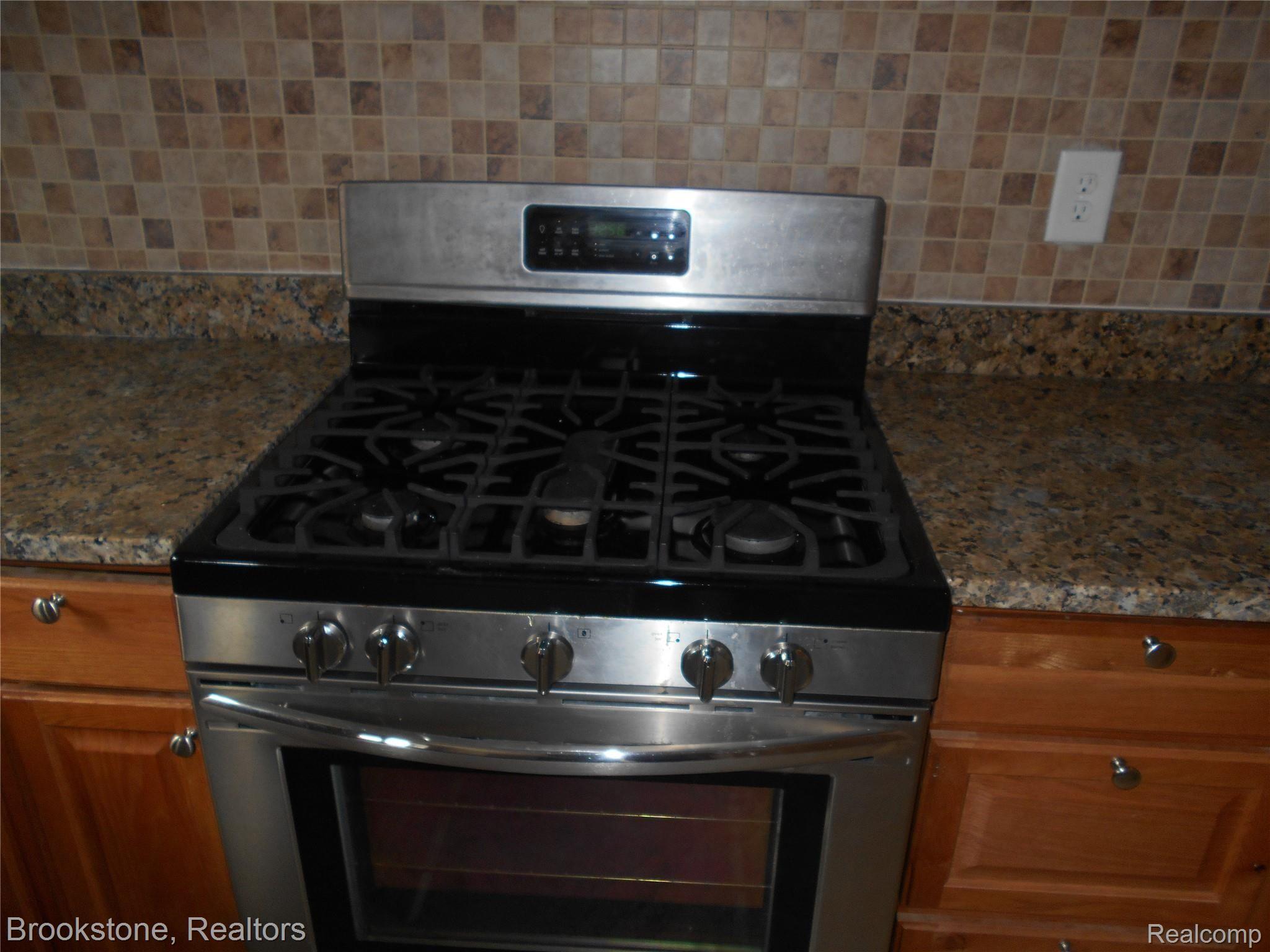 24570 Kelly Road Eastpointe, MI 48021 - Photo 38 of 38 DSCN1836.JPG