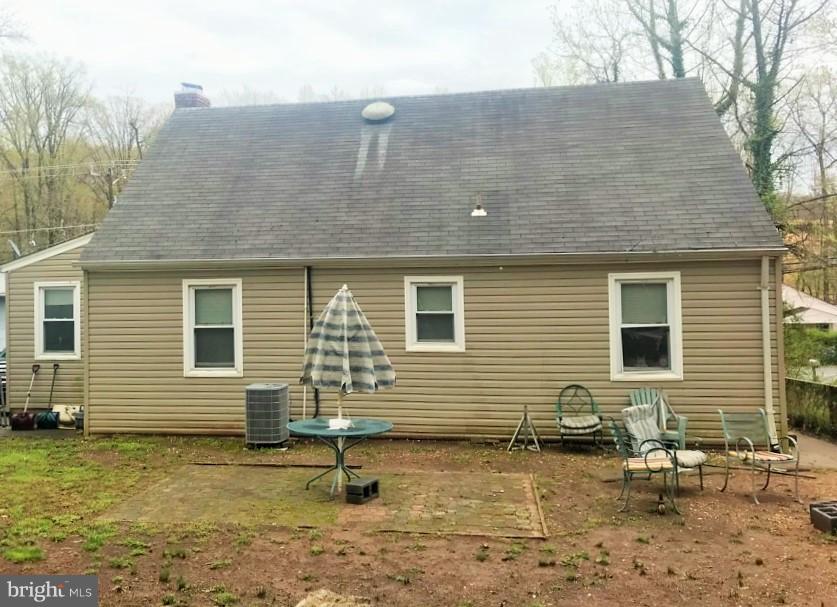 18504 Old Triangle Road Triangle, VA 22172 - Photo 12 of 14 Exterior (Rear)