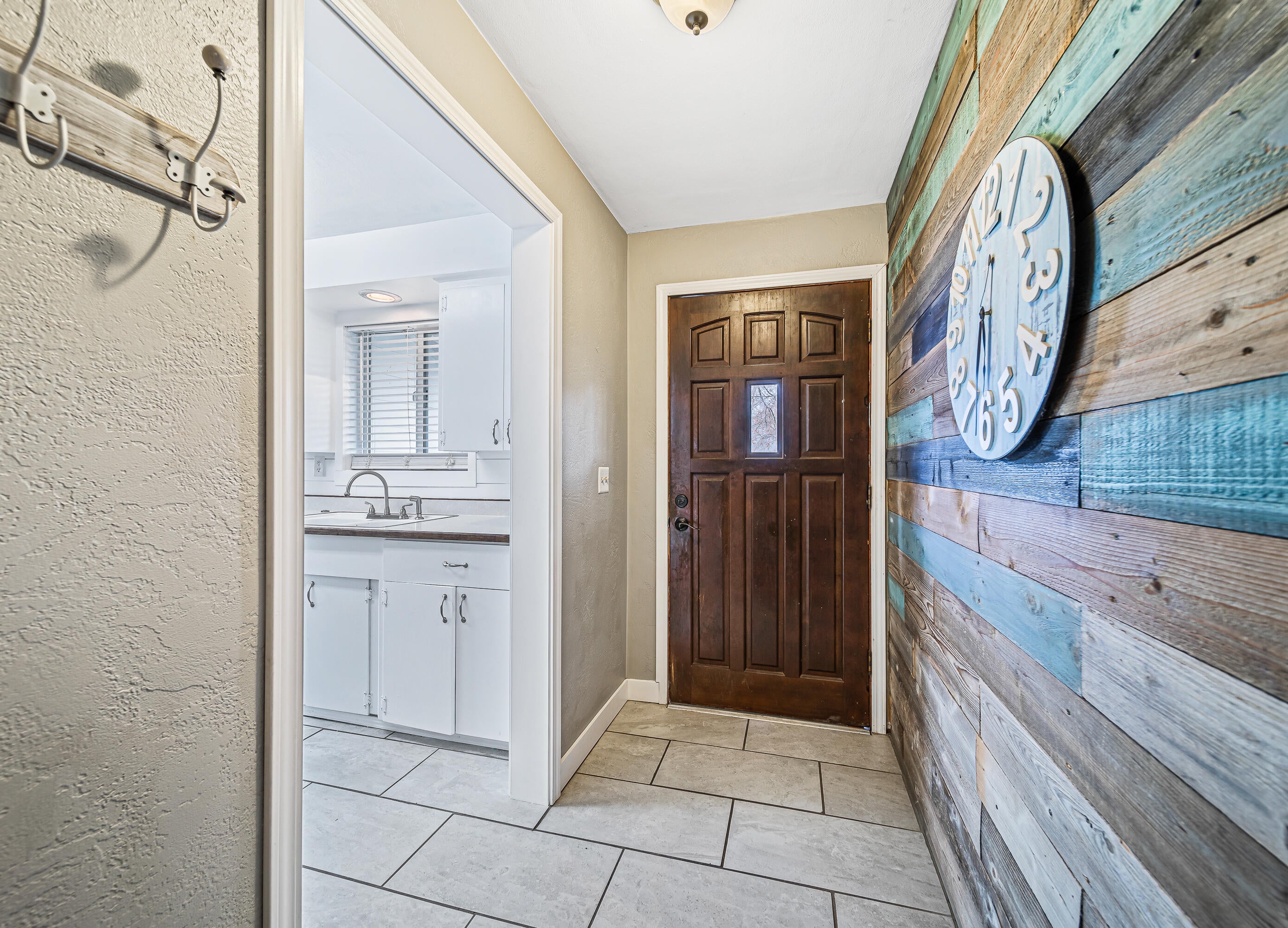 3254 Hanley Road Central Point, OR 97502 - Photo 4 of 31 5