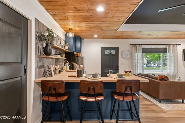 $839,500 | 103 South Southlawn Drive, Lafayette, LA 70503