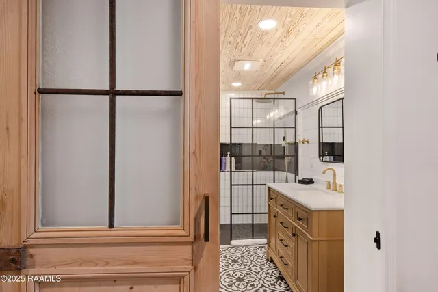 $839,500 | 103 South Southlawn Drive, Lafayette, LA 70503