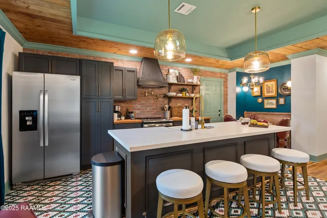 $839,500 | 103 South Southlawn Drive, Lafayette, LA 70503