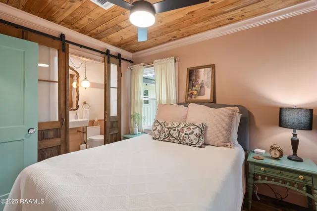 $839,500 | 103 South Southlawn Drive, Lafayette, LA 70503