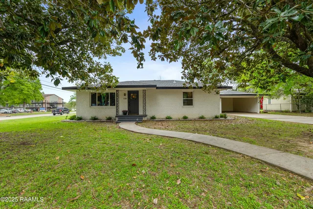 $839,500 | 103 South Southlawn Drive, Lafayette, LA 70503
