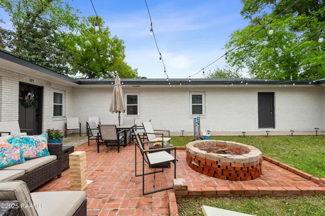 $839,500 | 103 South Southlawn Drive, Lafayette, LA 70503
