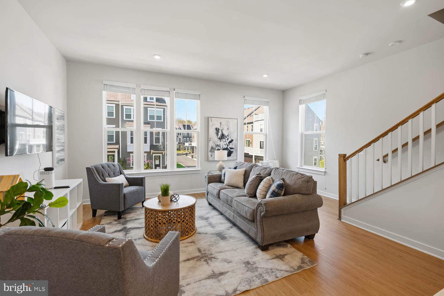 1601 Grove Chestnut Road Dumfries, VA 22026 - Photo 12 of 36 family room