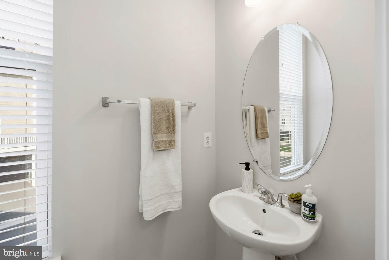 1601 Grove Chestnut Road Dumfries, VA 22026 - Photo 14 of 36 main level powder room