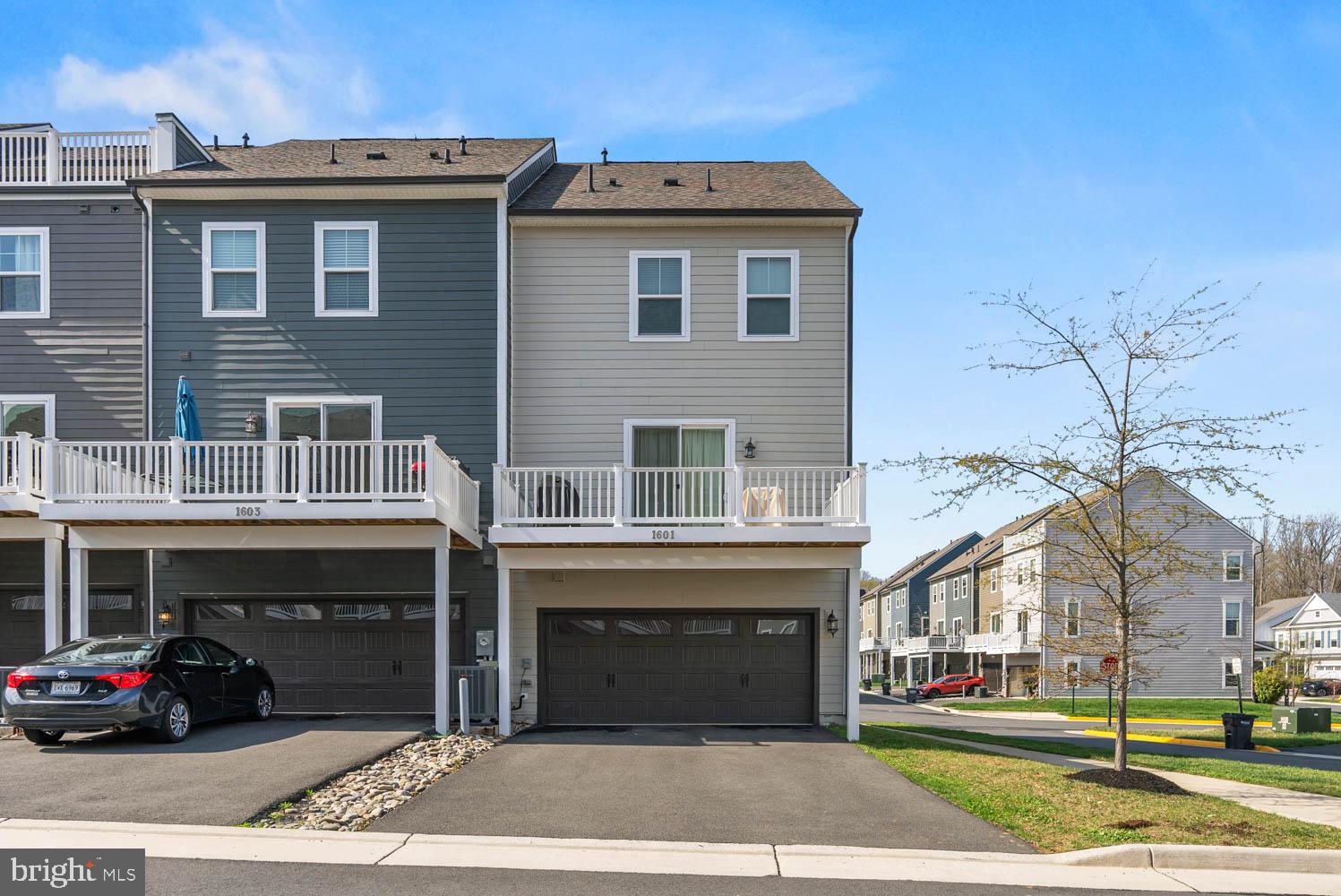 1601 Grove Chestnut Road Dumfries, VA 22026 - Photo 31 of 36 2 car garage