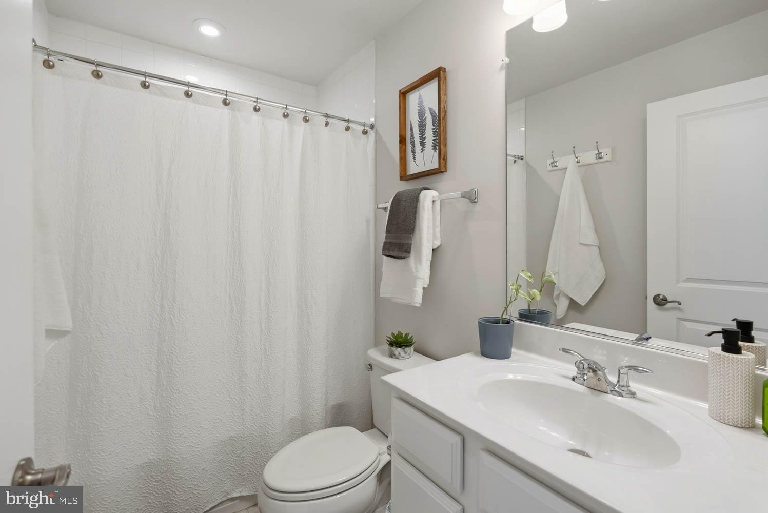 1601 Grove Chestnut Road Dumfries, VA 22026 - Photo 5 of 36 bathroom 1 on entry level