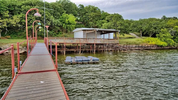 $950,000 | 722 Storey Road, Nocona, TX 76255