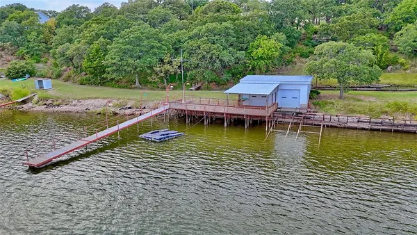 $950,000 | 722 Storey Road, Nocona, TX 76255