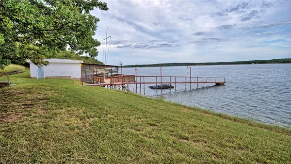 $950,000 | 722 Storey Road, Nocona, TX 76255