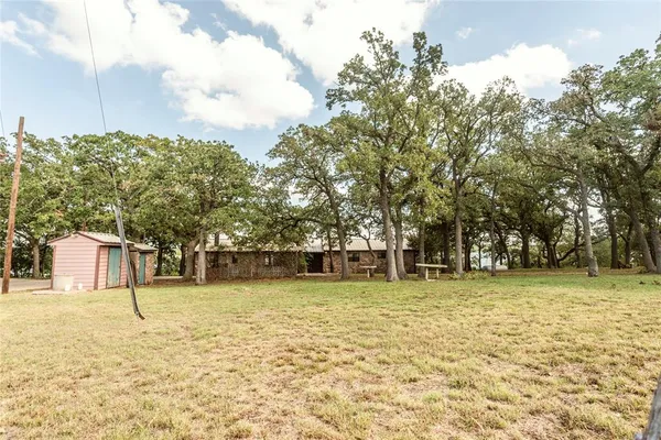 $950,000 | 722 Storey Road, Nocona, TX 76255